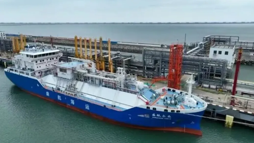 World’s 1st Operational Ammonia Bunkering Vessel Enters Service，Backed by CMB.TECH