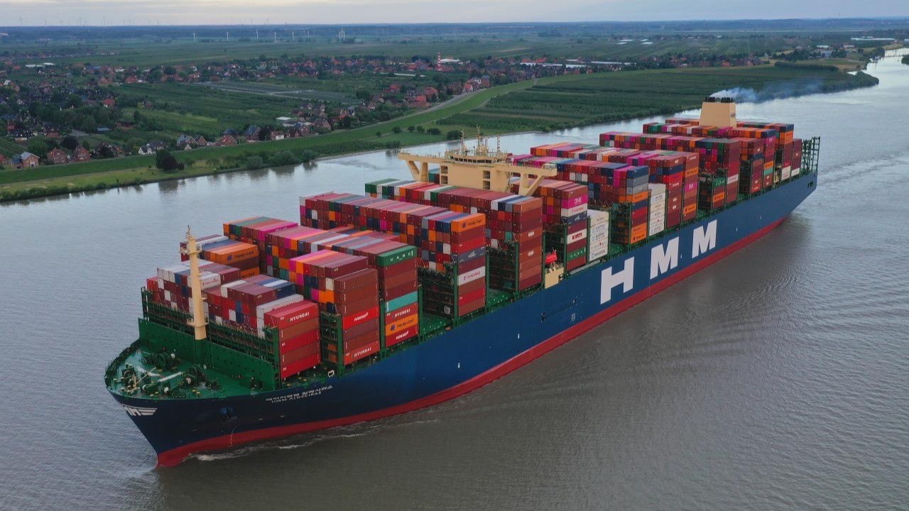 HMM Approves $1.62 Billion Plan to Add 12 Containerships
